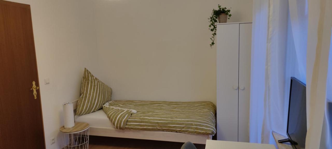 Schoene Und Optimal Gelegene Wohnung Og Weisskirchen Exteriör bild